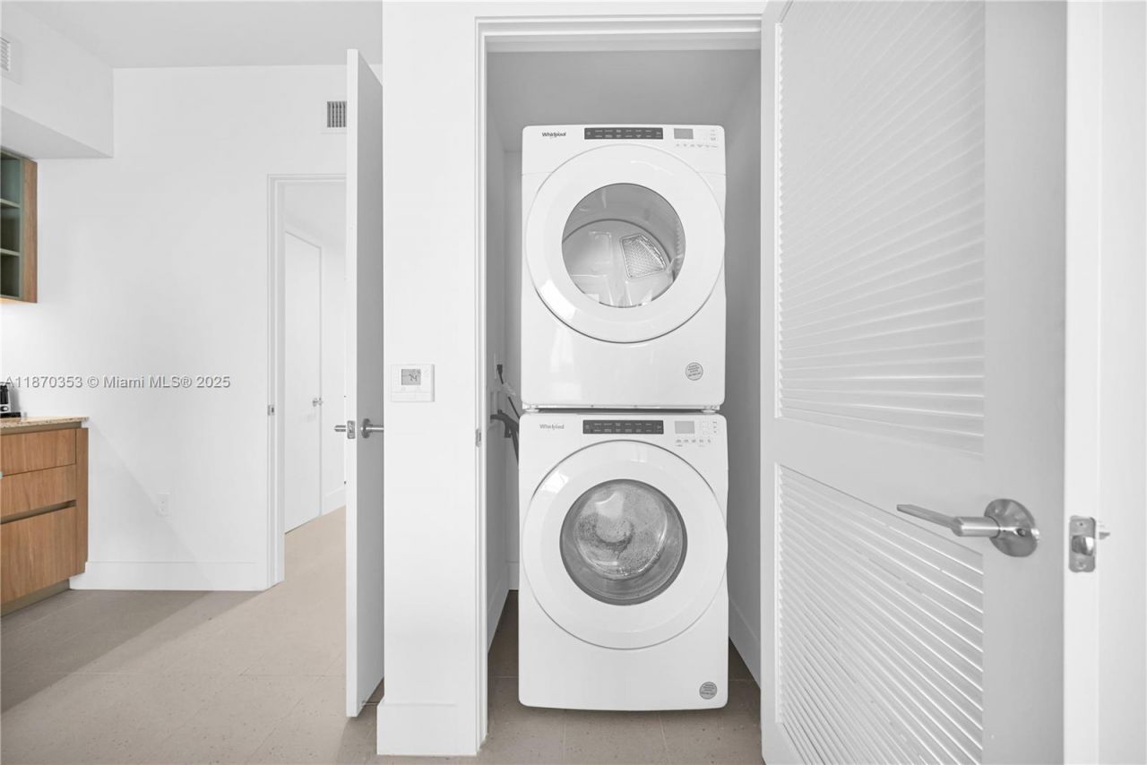 159 NE 6th St, Unit 4015, Miami, FL 33132 Photo