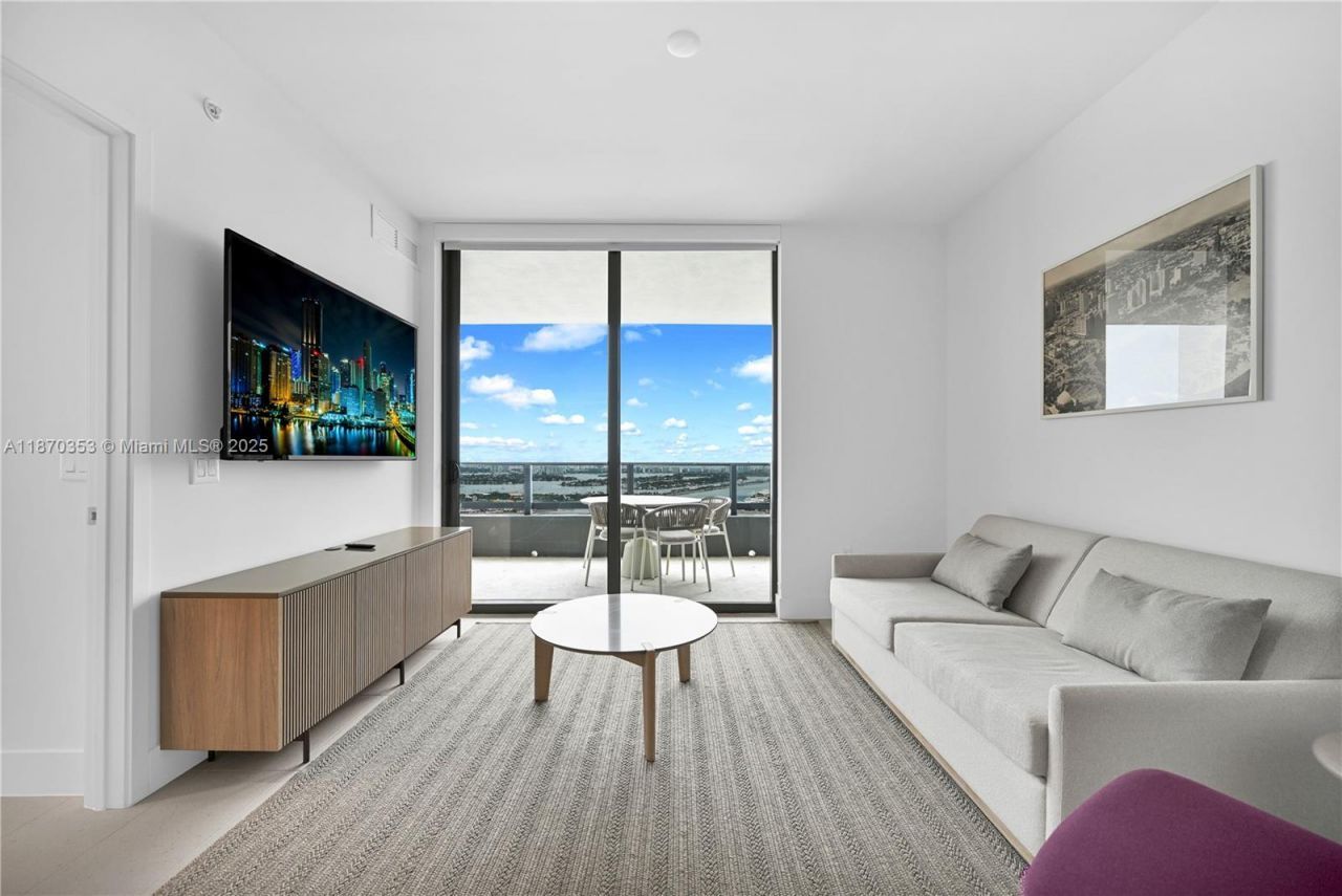 159 NE 6th St, Unit 4015, Miami, FL 33132 Photo
