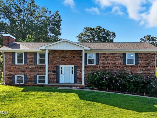 817 North Hills Drive, Johnson City, TN 37604