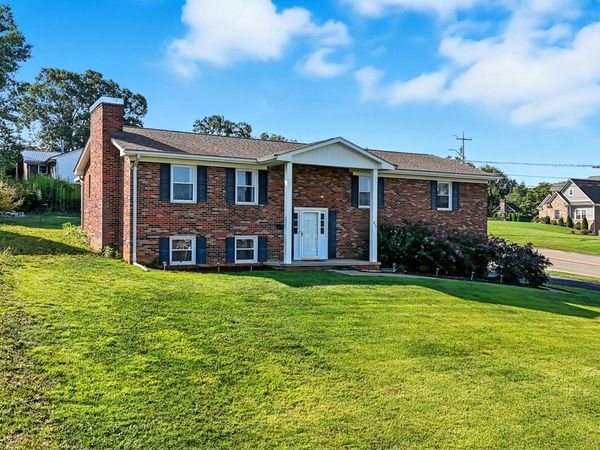 817 North Hills Drive, Johnson City, TN 37604