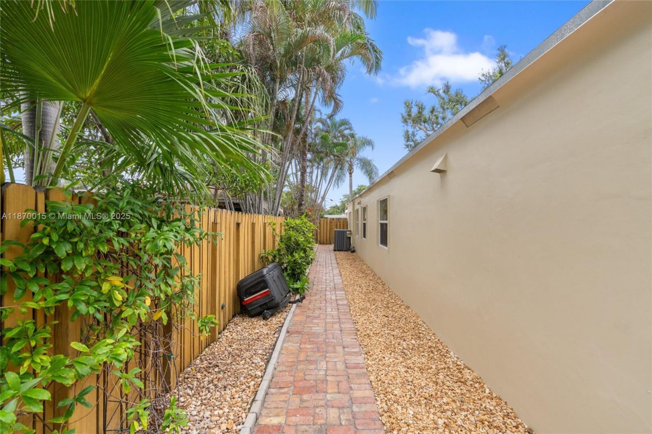 1328 SW 30th St, Fort Lauderdale, FL 33315 Photo