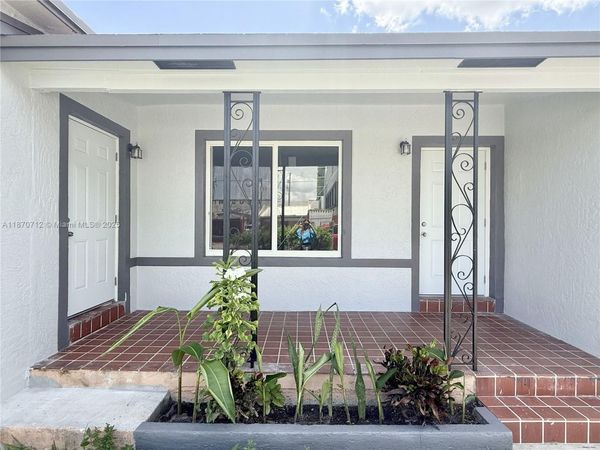 1450 NW 35th St, Miami, FL 33142