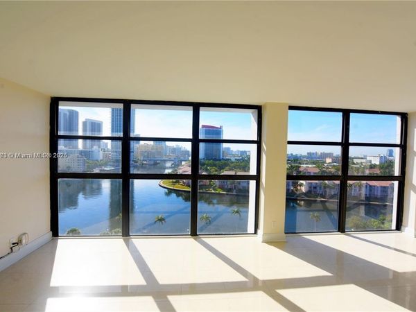 200 Leslie Dr, Unit 1124, Hallandale Beach, FL 33009