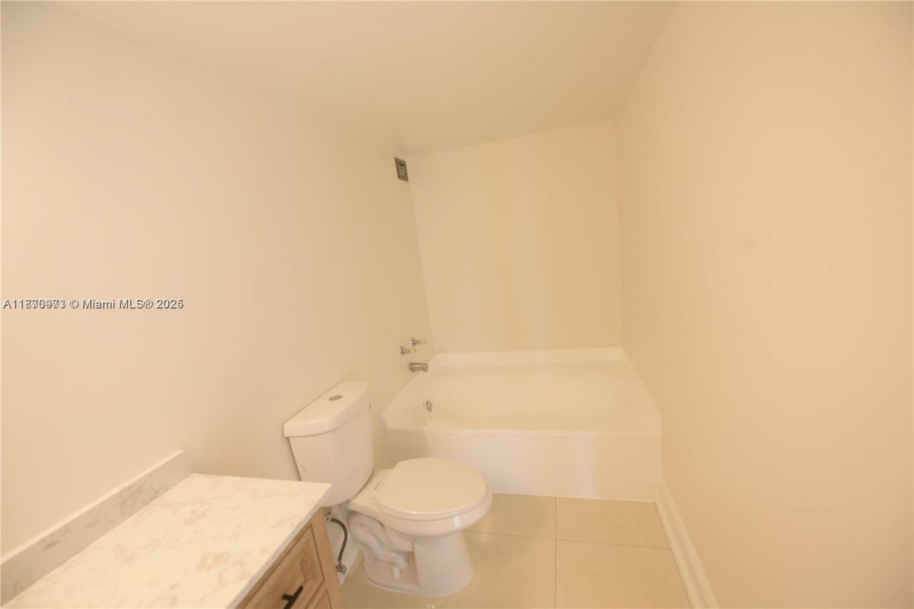 200 Leslie Dr, Unit 1124, Hallandale Beach, FL 33009 Photo