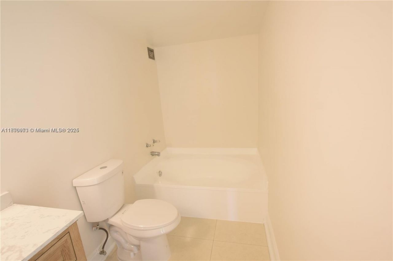 200 Leslie Dr, Unit 1124, Hallandale Beach, FL 33009 Photo