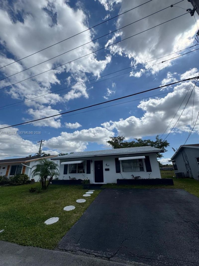 4808 NW 27th Ter, Tamarac, FL 33309 Photo