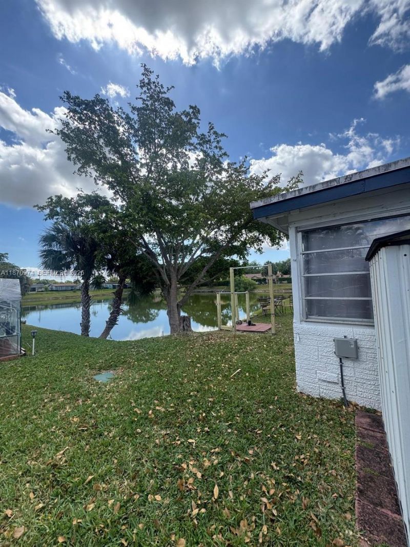 4808 NW 27th Ter, Tamarac, FL 33309 Photo