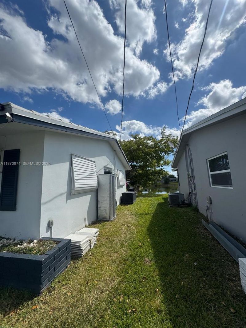 4808 NW 27th Ter, Tamarac, FL 33309 Photo