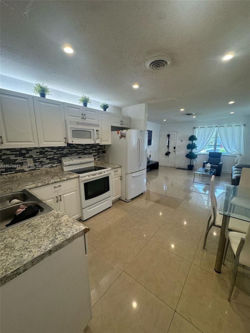 4808 NW 27th Ter, Tamarac, FL 33309 Photo