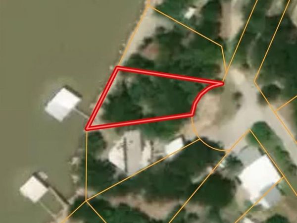 6944 Shamrock Drive, Brownwood, TX 76801