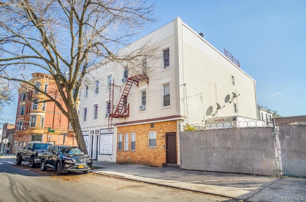 92-14 95th Avenue, Ozone Park, NY 11416 Main Photo