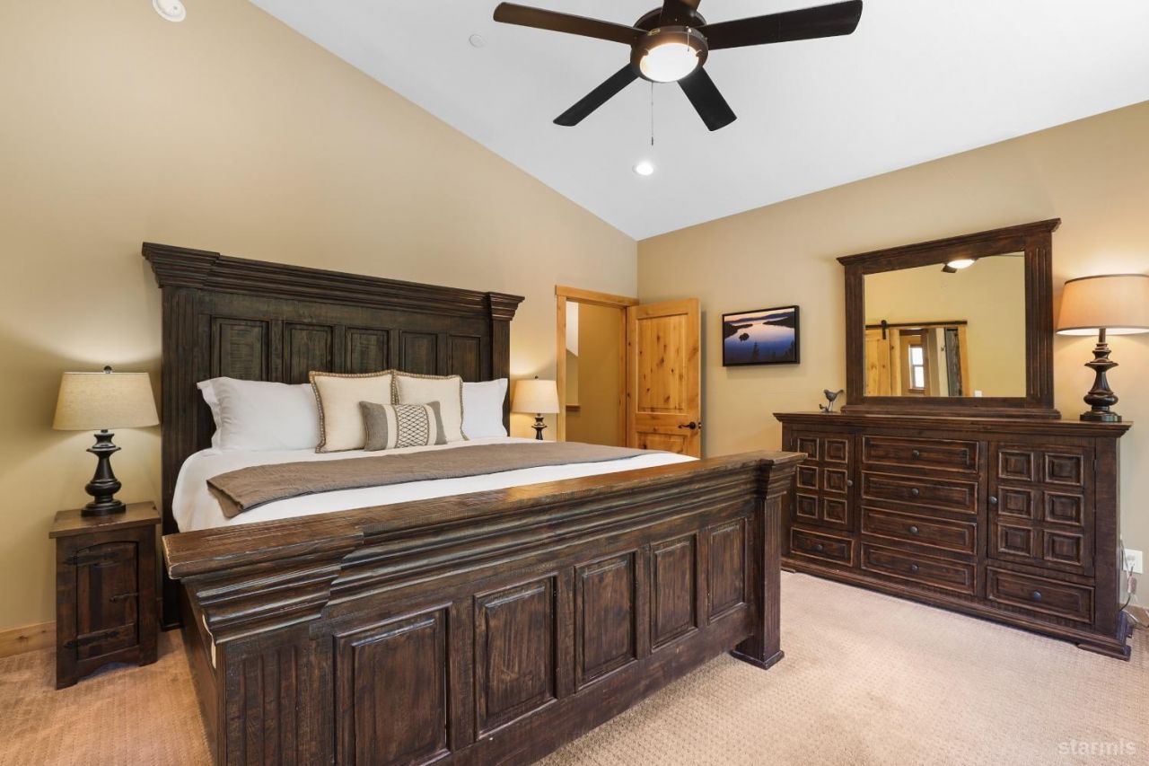 938 Kekin Street, South Lake Tahoe, CA 96150 Photo