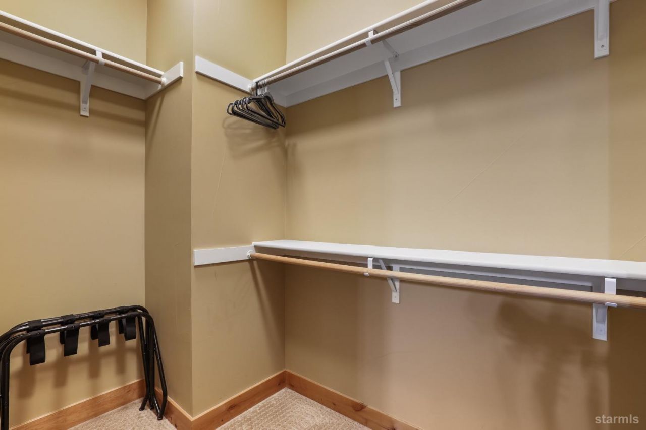 938 Kekin Street, South Lake Tahoe, CA 96150 Photo