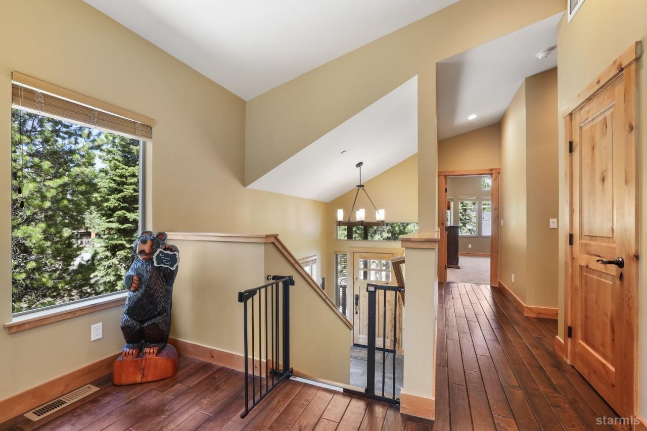 938 Kekin Street, South Lake Tahoe, CA 96150 Photo