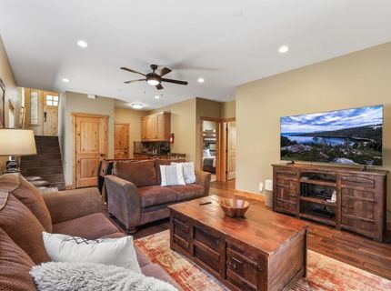 938 Kekin Street, South Lake Tahoe, CA 96150 Photo