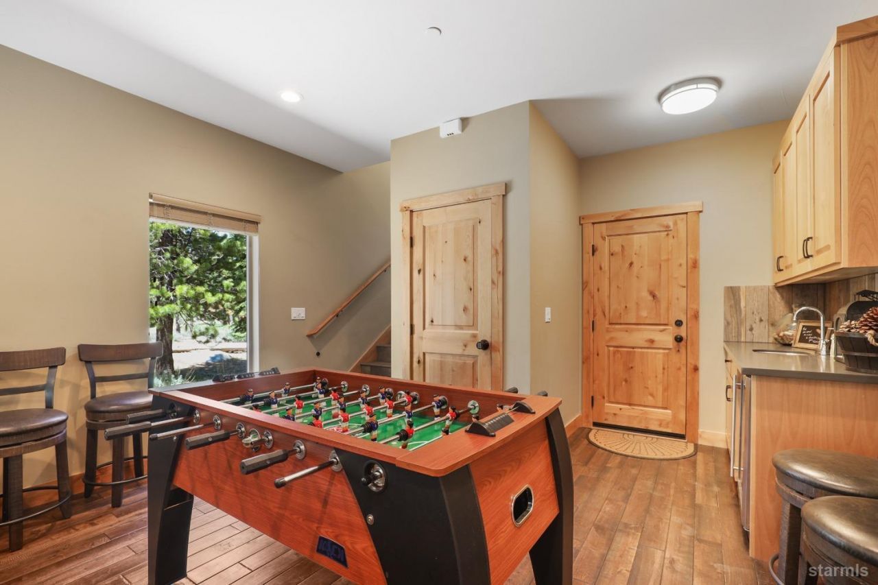 938 Kekin Street, South Lake Tahoe, CA 96150 Photo