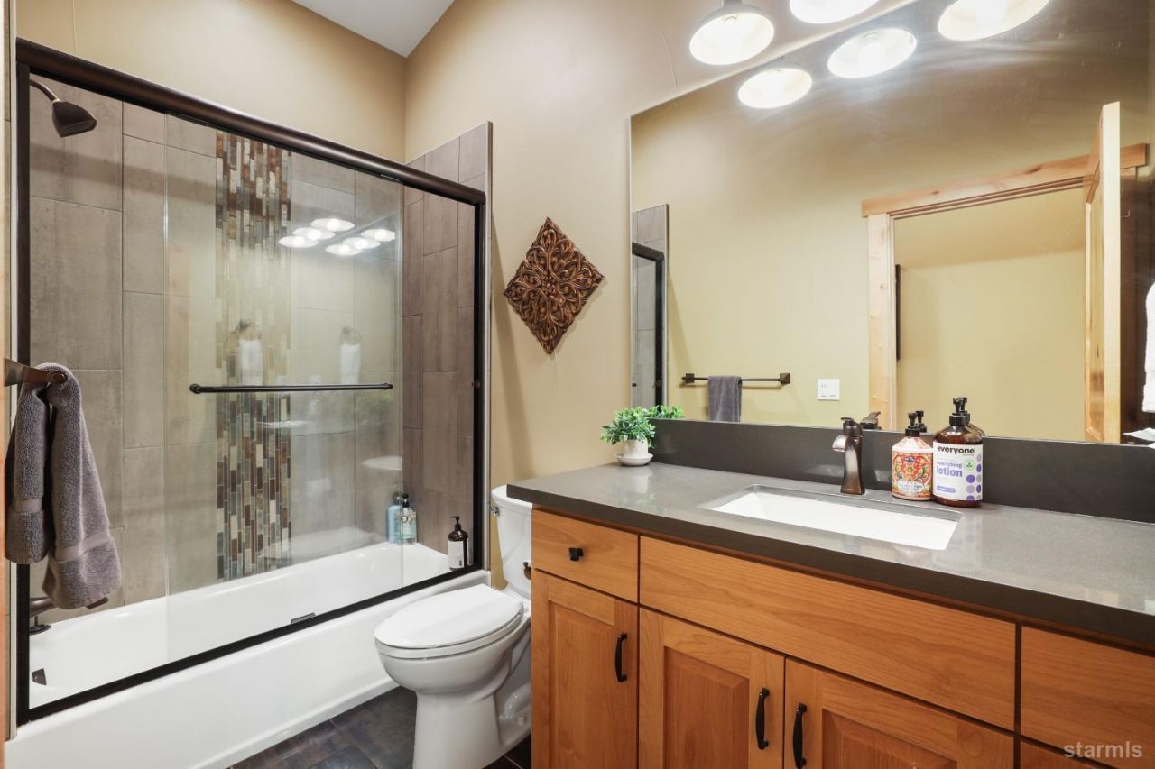 938 Kekin Street, South Lake Tahoe, CA 96150 Photo