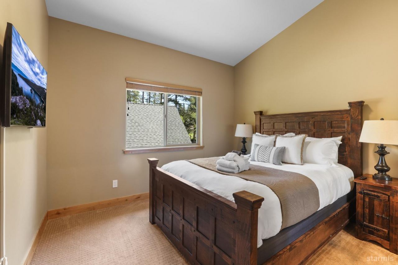 938 Kekin Street, South Lake Tahoe, CA 96150 Photo