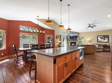 938 Kekin Street, South Lake Tahoe, CA 96150 Photo