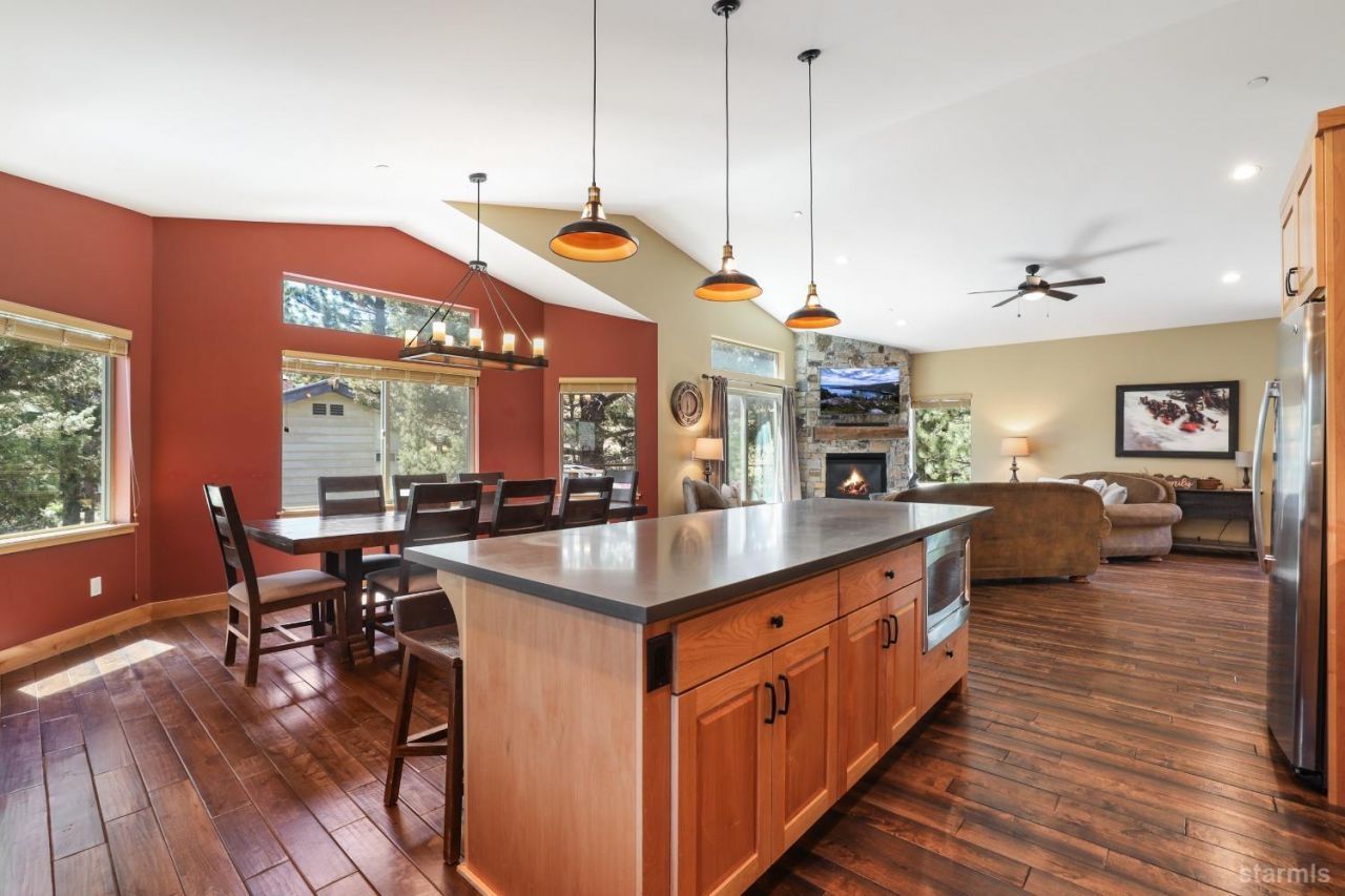 938 Kekin Street, South Lake Tahoe, CA 96150 Photo