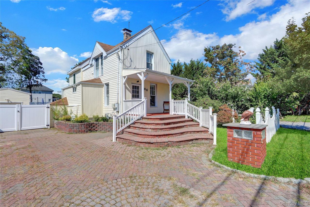 66 Center Avenue, Bay Shore, NY 11706 Main Photo