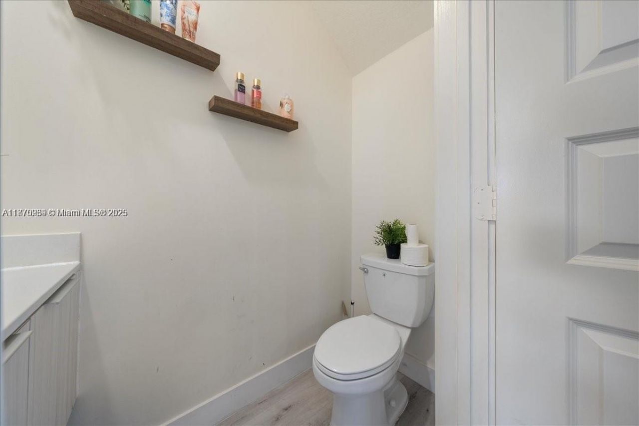 10413 NW 82nd St, Unit 9, Doral, FL 33178 Photo