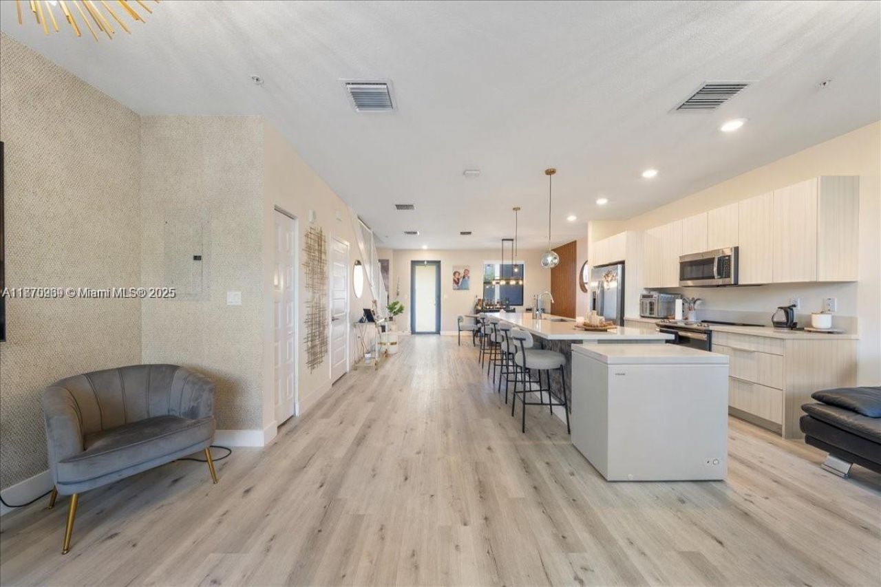 10413 NW 82nd St, Unit 9, Doral, FL 33178 Photo