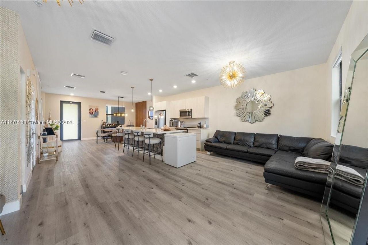 10413 NW 82nd St, Unit 9, Doral, FL 33178 Photo