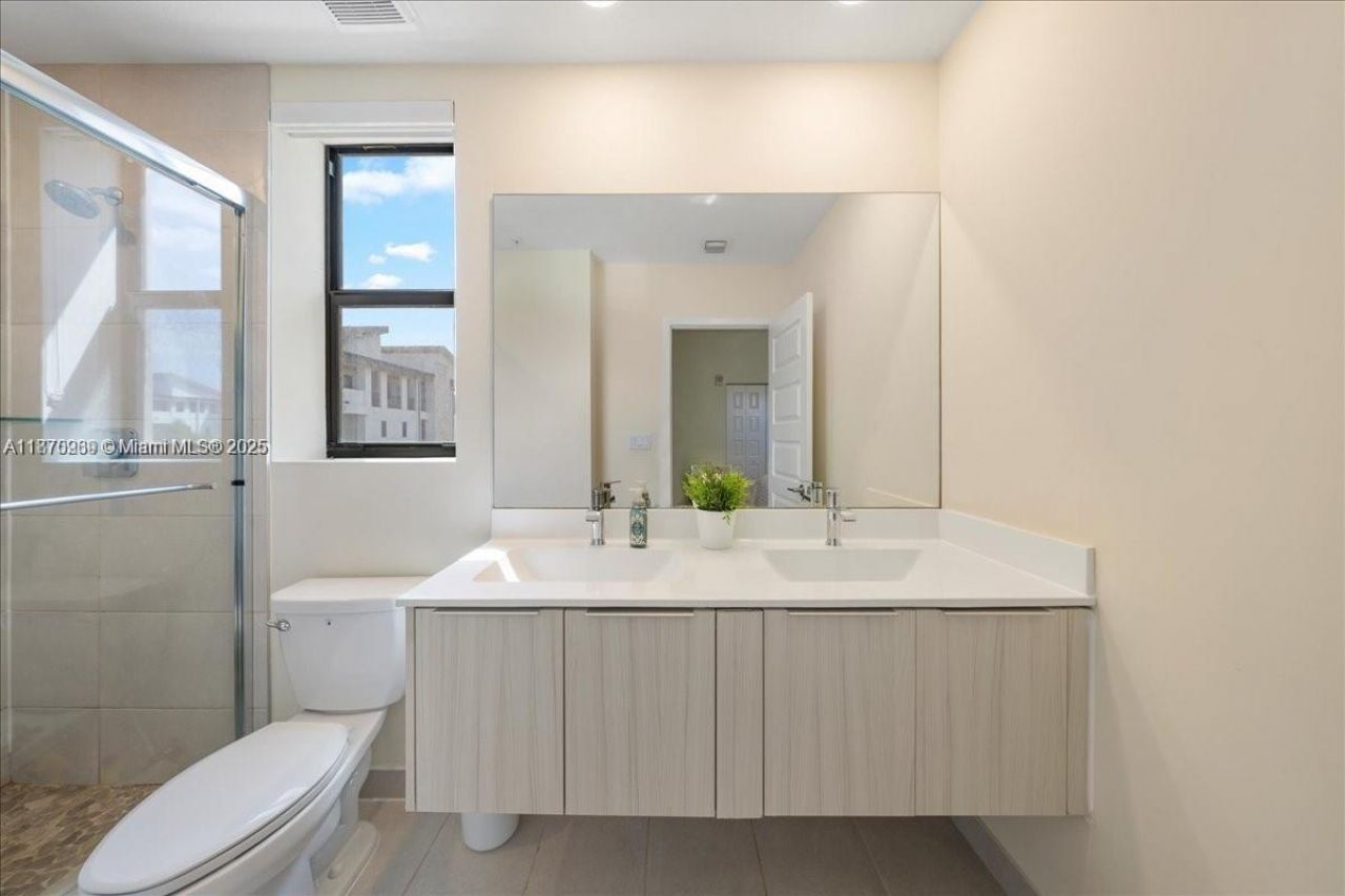 10413 NW 82nd St, Unit 9, Doral, FL 33178 Photo