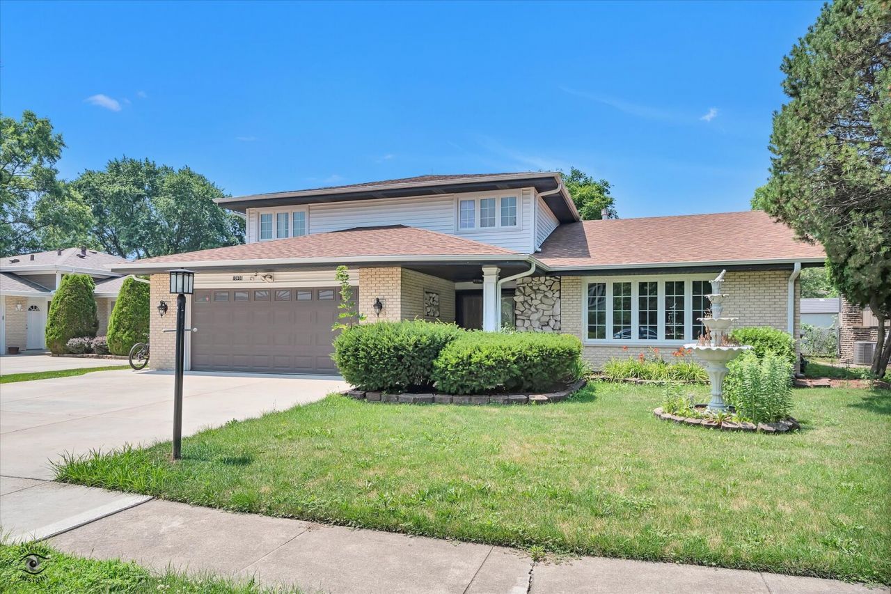 10408 S Alta Drive, Palos Hills, IL 60465