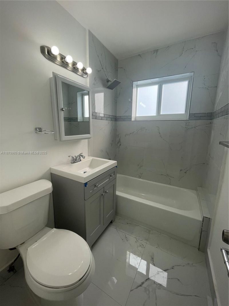 785 81st St, Unit 3, Miami Beach, FL 33141 Photo