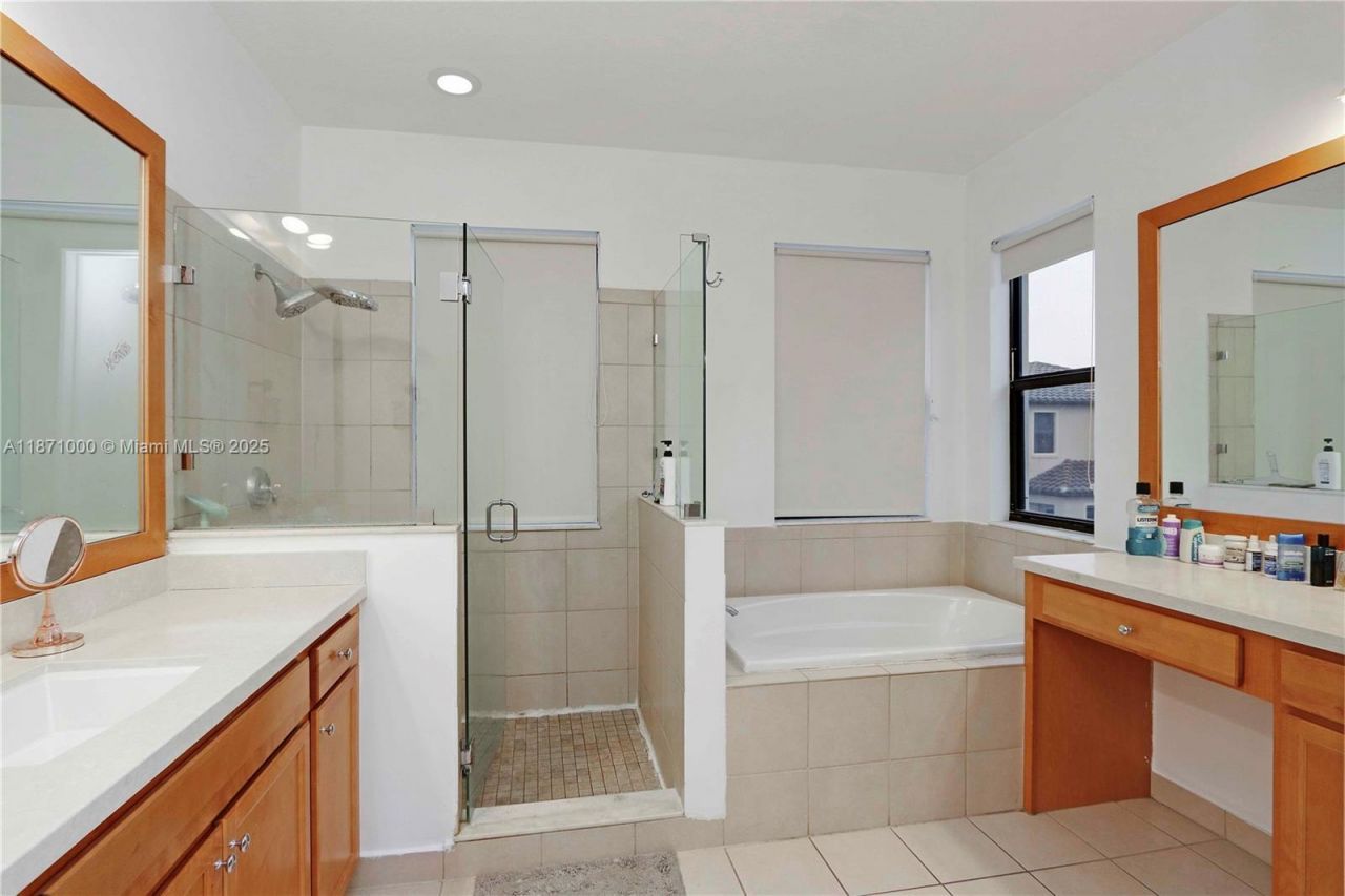 3293 W 98th Pl, Hialeah, FL 33018 Photo