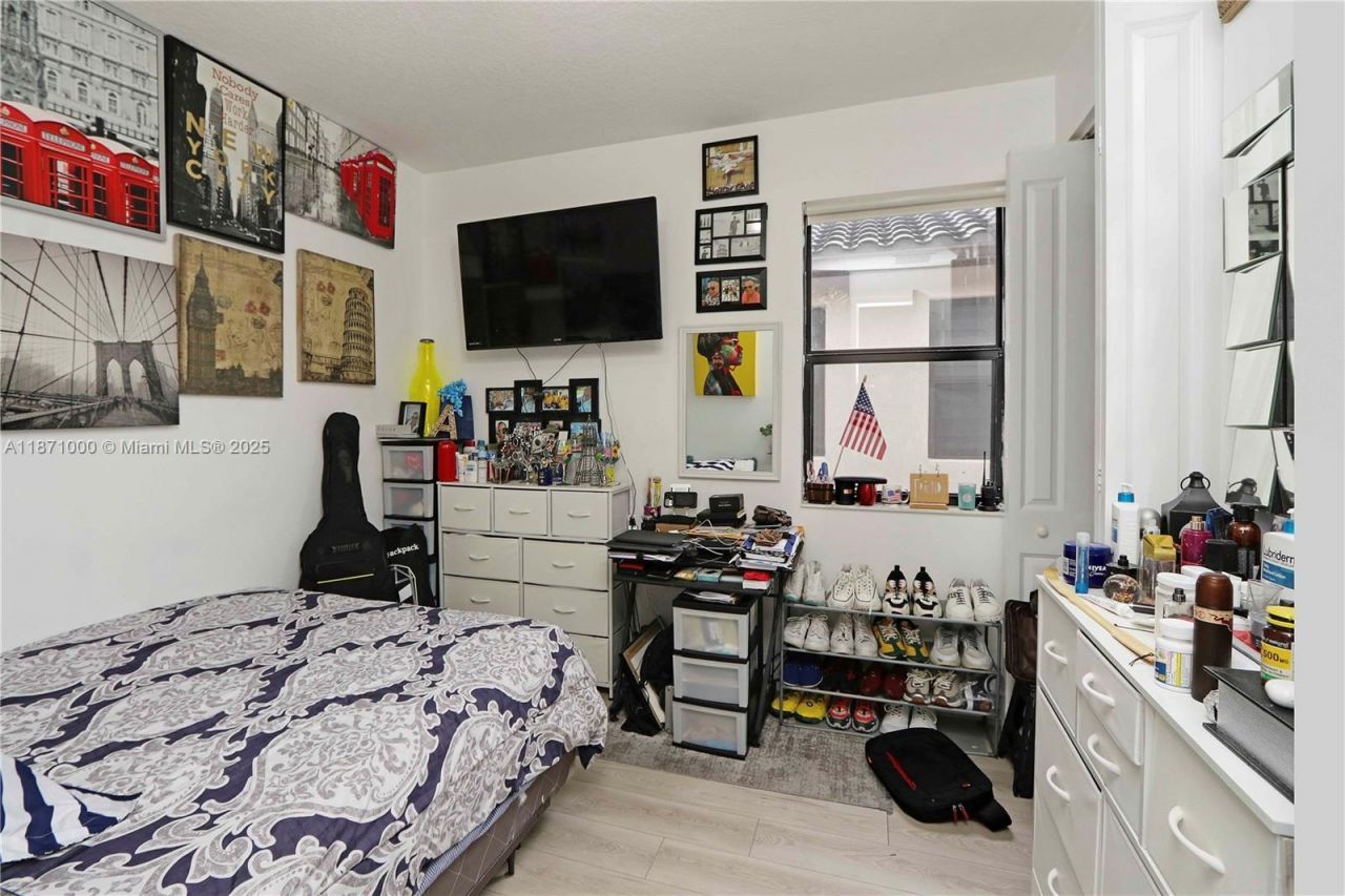 3293 W 98th Pl, Hialeah, FL 33018 Photo