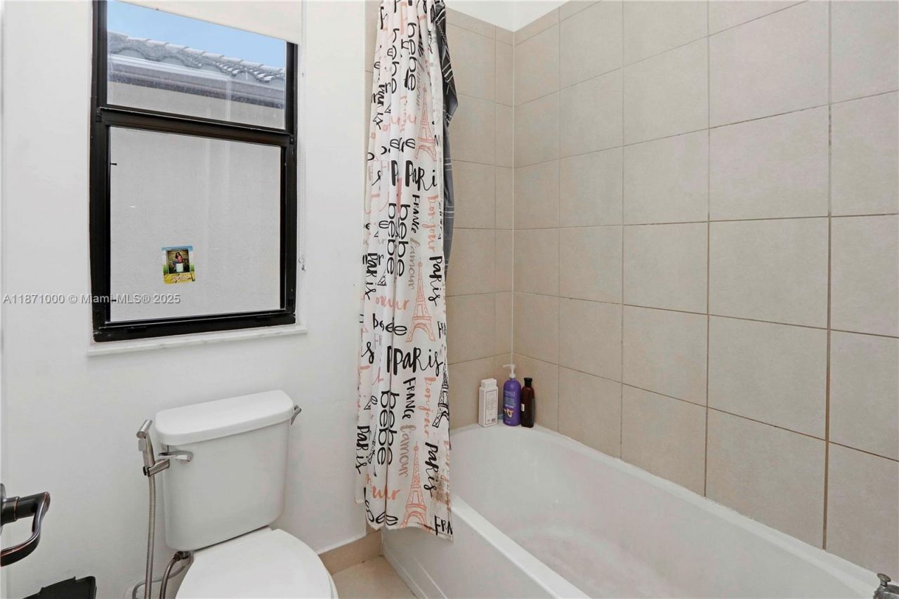 3293 W 98th Pl, Hialeah, FL 33018 Photo