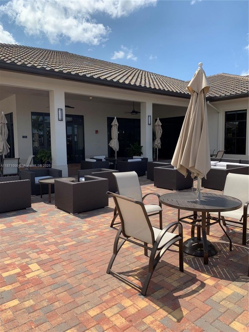 3293 W 98th Pl, Hialeah, FL 33018 Photo