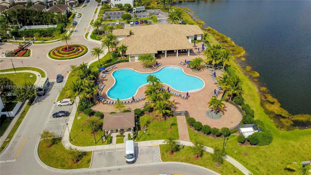 3293 W 98th Pl, Hialeah, FL 33018 Photo