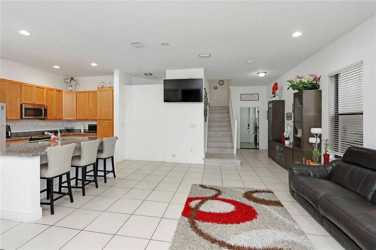 3293 W 98th Pl, Hialeah, FL 33018 Photo