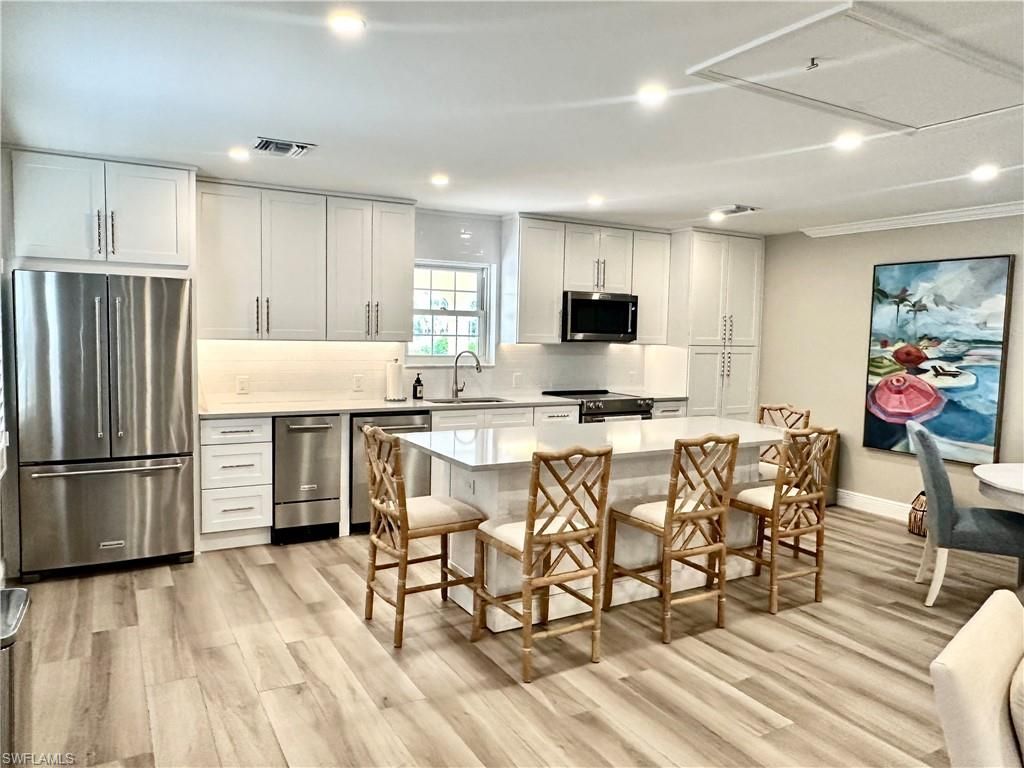 3483 Gulf Shore Blvd N, Unit 604, Naples, FL 34103 Photo