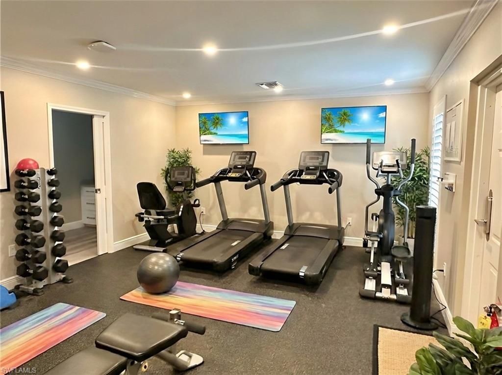 3483 Gulf Shore Blvd N, Unit 604, Naples, FL 34103 Photo