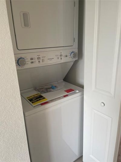 20651 7 Place, Miami, FL 33179 Photo