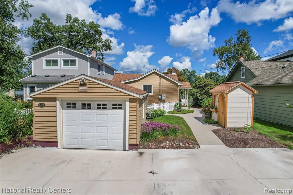 8428 Cascade Street, Commerce Township, MI 48382 Main Photo