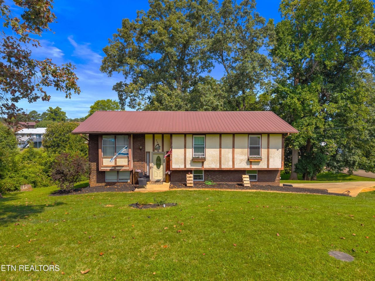 3661 Halifax Circle Morristown, TN 37813