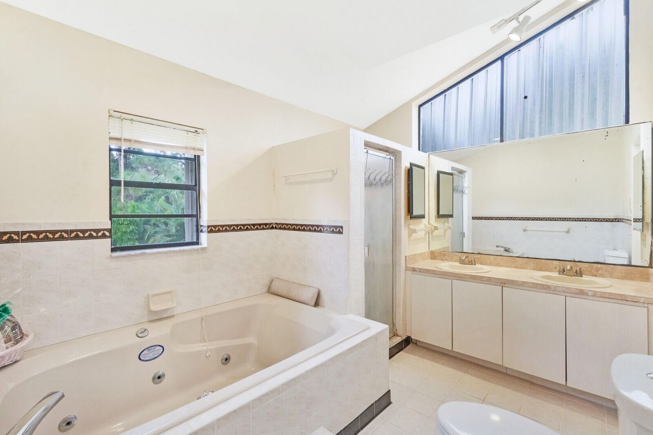 17520 Bridle Court Nw, Jupiter, FL 33478 Photo