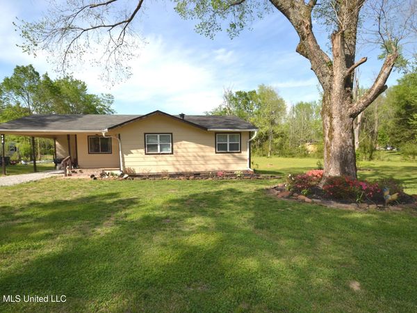678 Rebecca Drive, Byhalia, MS 38611