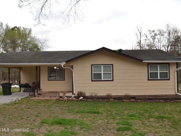 678 Rebecca Drive, Byhalia, MS 38611