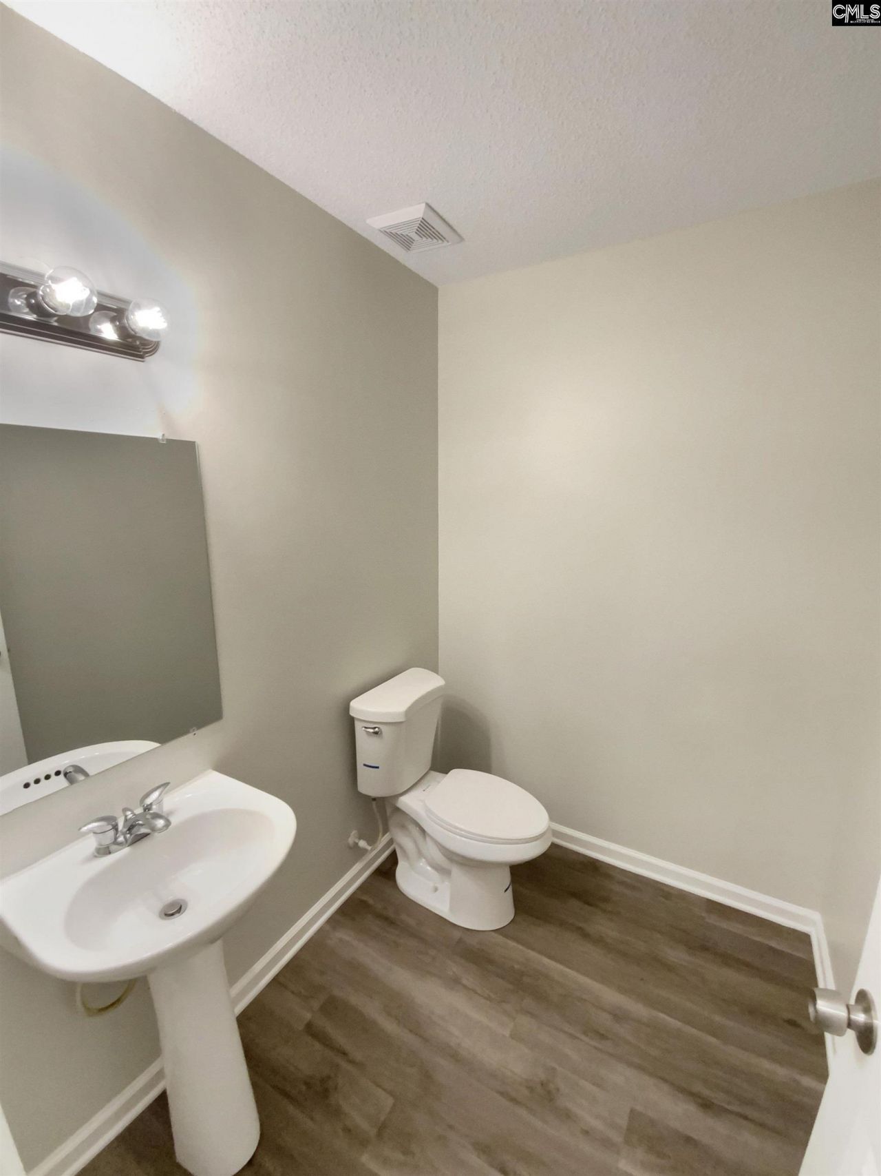 112 Wesley Court Photo 17