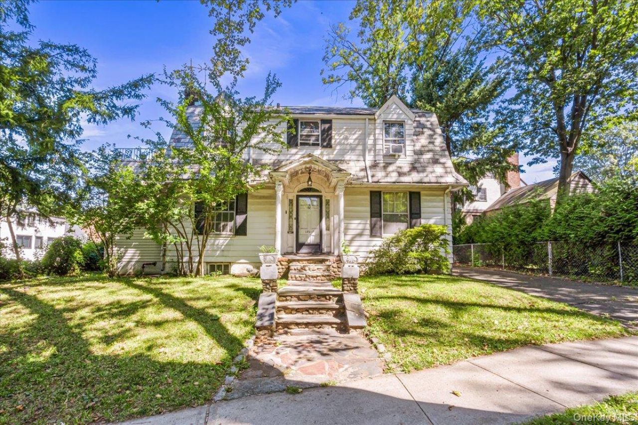 18019 Grand Central Parkway, Jamaica Estates, NY 11432 Main Photo