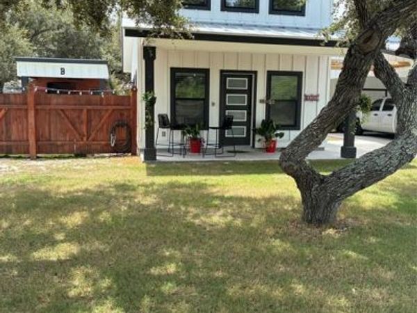 1617 W Terrace Boulevard, Rockport, TX 78382