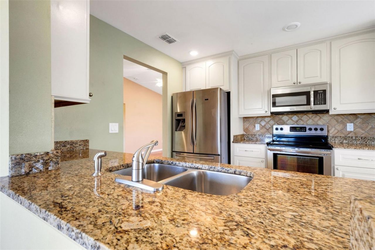 3995 Lakewood Avenue, Bradenton, FL 34208 Photo