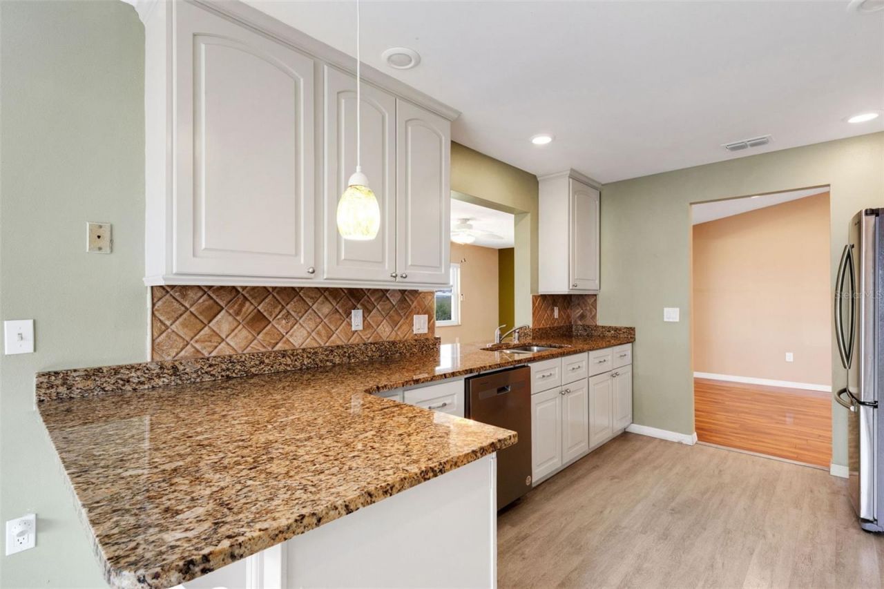 3995 Lakewood Avenue, Bradenton, FL 34208 Photo